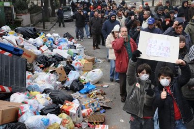 Rifiuti: Che ore sono? Sono 5 tonnellate alle 10.