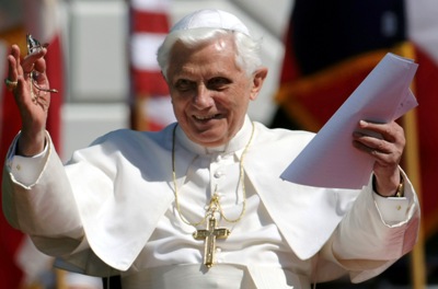 Spinto il Papa: un'altra aggressione in questo 2009 calante