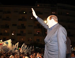 Berlusconi, gaffe sui desaparecidos