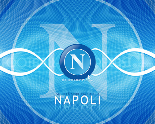 Salvini in Europa con la maglia del Napoli