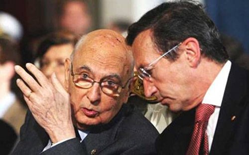 Arcore, Berlusconi - Bossi a Napolitano: "Fini non sia più Presidente della Camera"