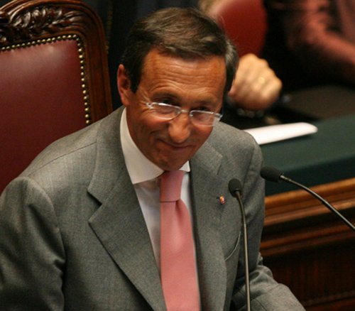 Scontro Pdl, Fini: "Berlusconi accetti, non starò zitto"