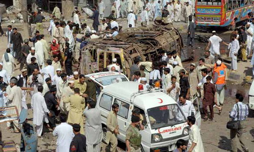 Attacco kamikaze in Pakistan: 10 morti e 50 feriti
