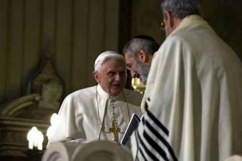 Benedetto XVI in Sinagoga a Roma