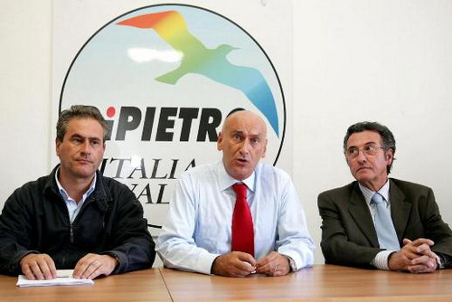 Italia dei valori, Carra: "Pd si liberi di Di Pietro"