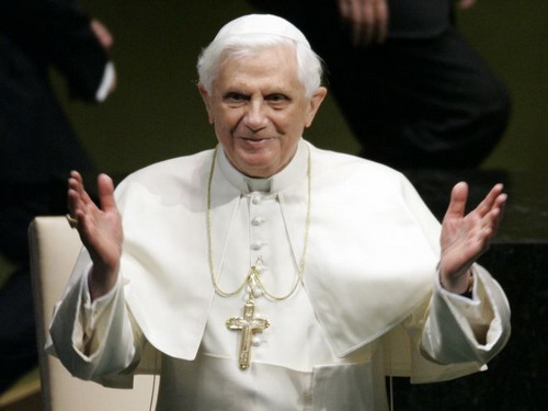 Pedofilia, papa Benedetto XVI incontra vescovi Irlanda