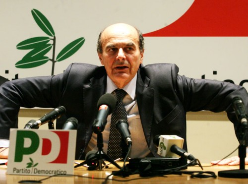Bersani: "Berlusconi è nervoso e invade le tv"