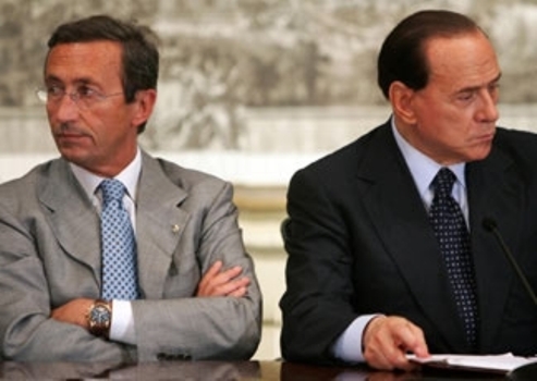 Berlusconi: "Convincere i finiani moderati". Futuro e Libertà: "Fedeli al programma elettorale"