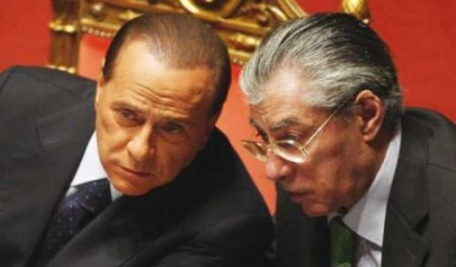 Berlusconi a Bossi: "Quindici giorni per fare fuori i finiani"