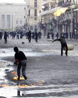 Guerra civile in Egitto, FOTO: esercito in strada, almeno 20 morti