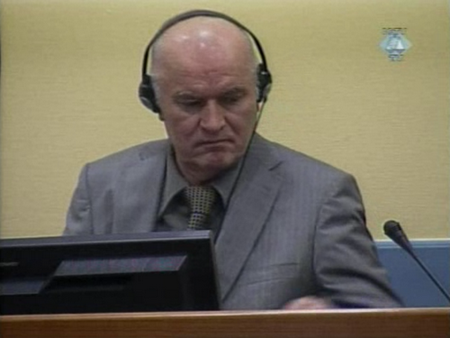 Processo all'Aja per Ratko Mladic: "sbagliata la mia data di nascita"