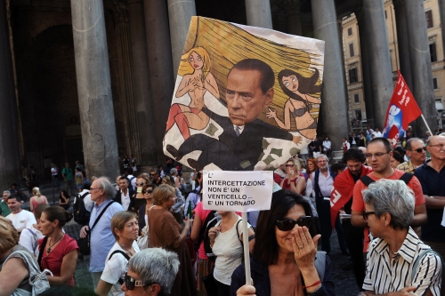 Intercettazioni, la maggioranza accelera. Manifestazione di protesta a Roma