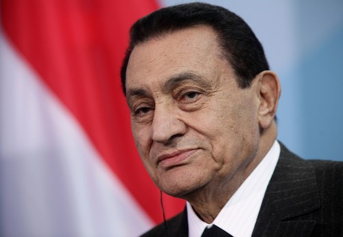 Hosni Mubarak riparte oggi il processo contro il presidente egiziano