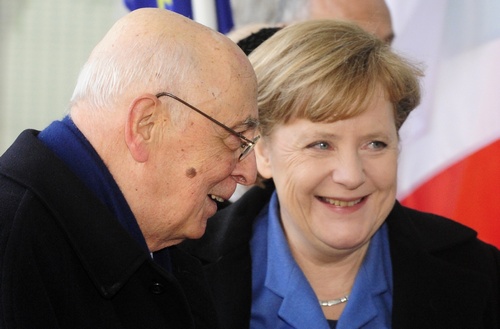 Angela Merkel chiamò Giorgio Napolitano chiedendo le dimissioni di Silvio Berlusconi