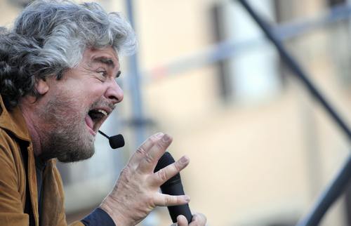 Critiche da Grillo all'incontro tra Napolitano e Berlusconi