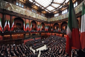 Stipendi record per i parlamentari italiani. La polita in Italia costa sempre di più