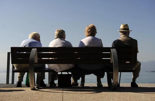 Stop a pensioni oltre i mille euro in contanti. L'INPS scrive a 450mila pensionati