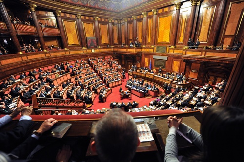 Cambi di gruppo tra Camera e Senato, continua ancora il riassetto del Parlamento