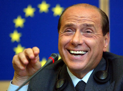 Berlusconi protagonista dell'insediamento di Mattarella