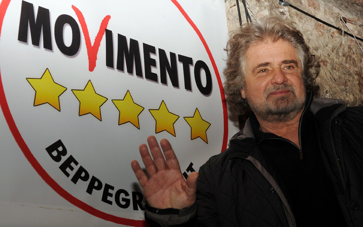 M5S spaccato e Pizzarotti va in castigo