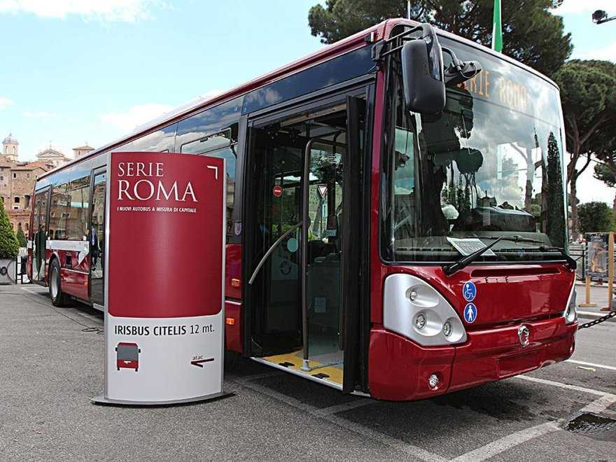 A ROMA NUOVI BUS 'SMART', 'GREEN' E COLOR ROSSO AMARANTO