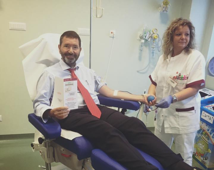 Marino VS Storace sulla donazione del sangue